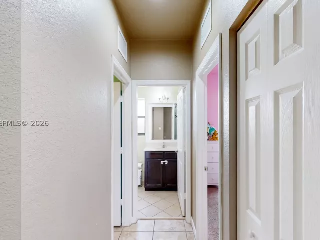 Продажа дома по адресу 729 SE 34th Ave - фото 9072081