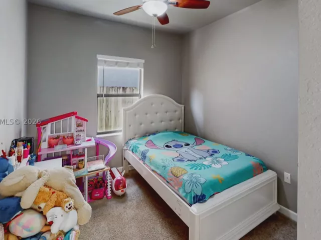 Продажа дома по адресу 729 SE 34th Ave - фото 9072085