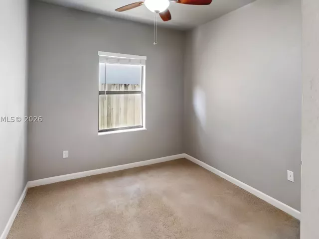Продажа дома по адресу 729 SE 34th Ave - фото 9072087