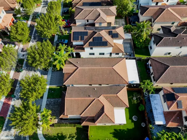 Продажа дома по адресу 729 SE 34th Ave - фото 9072163