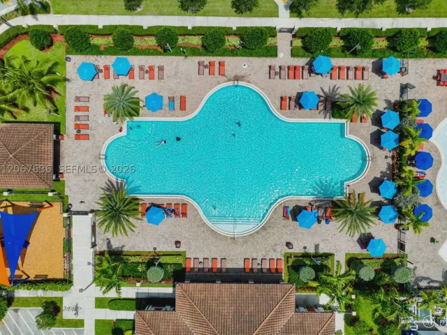Продажа дома по адресу 729 SE 34th Ave - фото 9072202