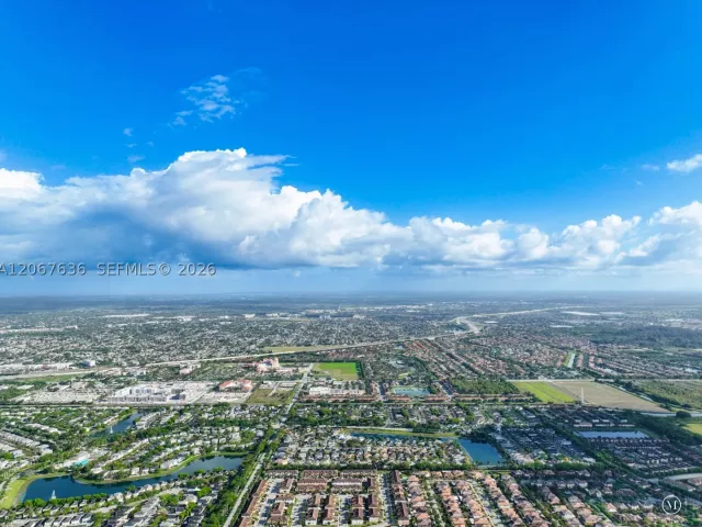 Продажа дома по адресу 729 SE 34th Ave - фото 9072214
