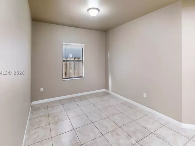 Продажа дома по адресу 729 SE 34th Ave - фото 9072031