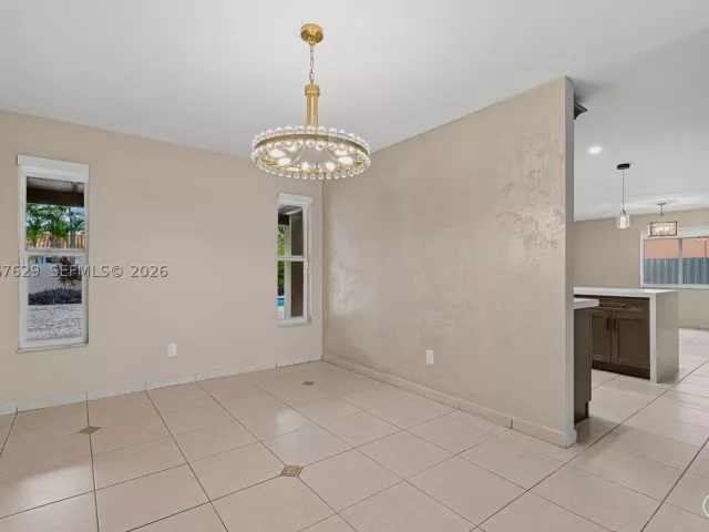 Продажа дома по адресу 14020 SW 38th St - фото 9281556