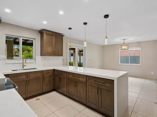 Продажа дома по адресу 14020 SW 38th St - фото 9281558