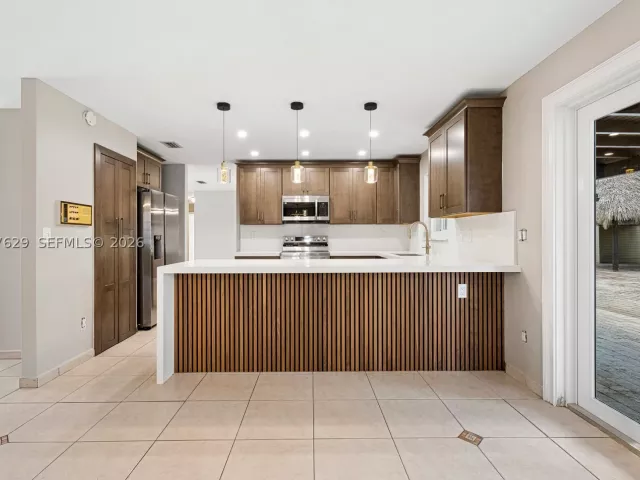 Продажа дома по адресу 14020 SW 38th St - фото 9281563