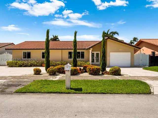 Продажа дома по адресу 14020 SW 38th St - фото 9281546
