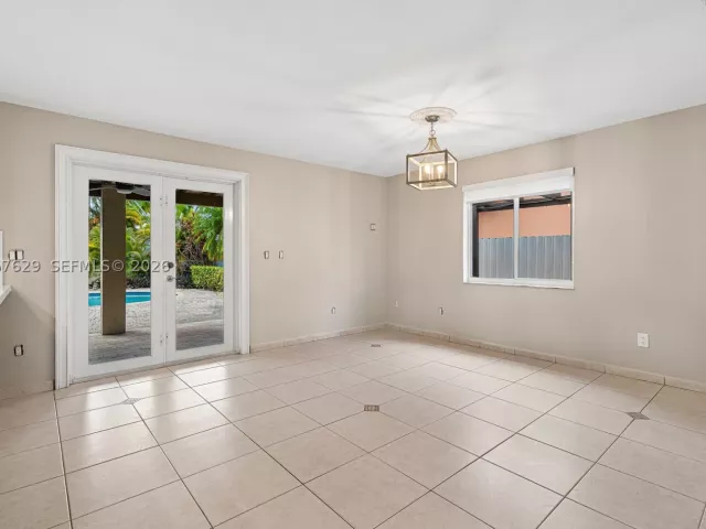 Продажа дома по адресу 14020 SW 38th St - фото 9281565