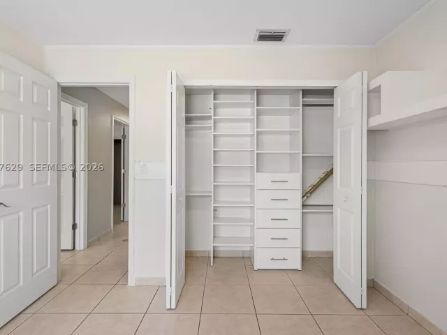 Продажа дома по адресу 14020 SW 38th St - фото 9281568