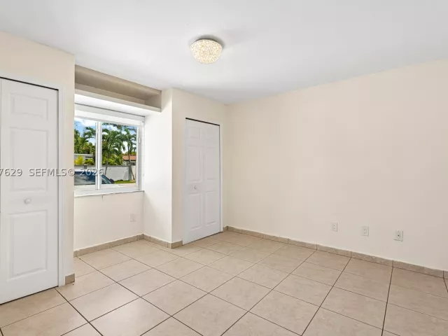 Продажа дома по адресу 14020 SW 38th St - фото 9281571
