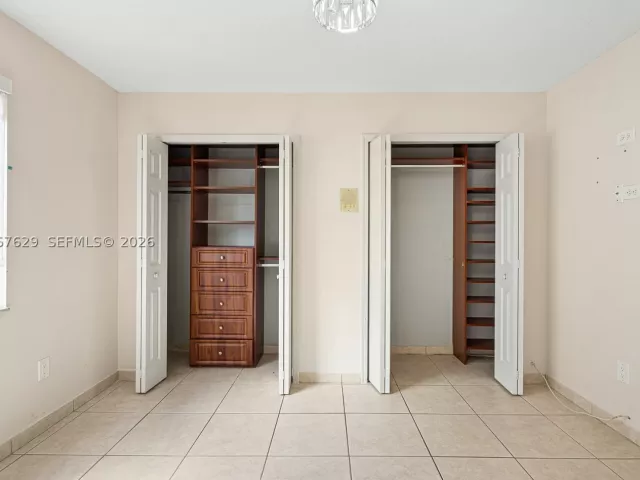 Продажа дома по адресу 14020 SW 38th St - фото 9281572