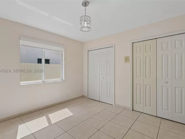 Продажа дома по адресу 14020 SW 38th St - фото 9281573