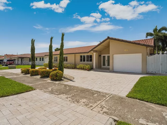 Продажа дома по адресу 14020 SW 38th St - фото 9281547