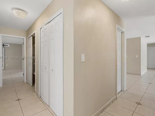 Продажа дома по адресу 14020 SW 38th St - фото 9281574