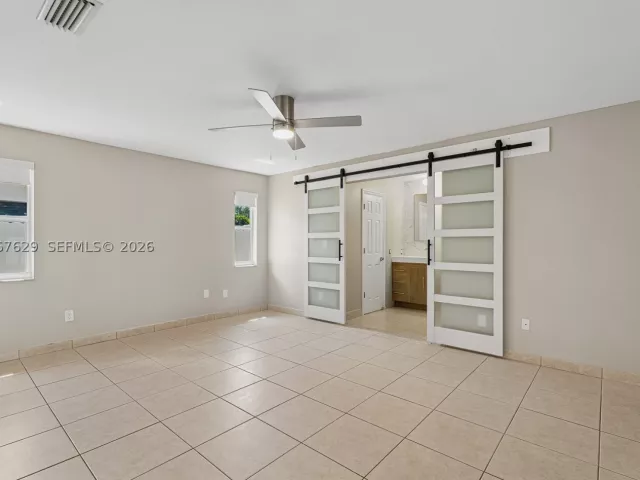 Продажа дома по адресу 14020 SW 38th St - фото 9281575