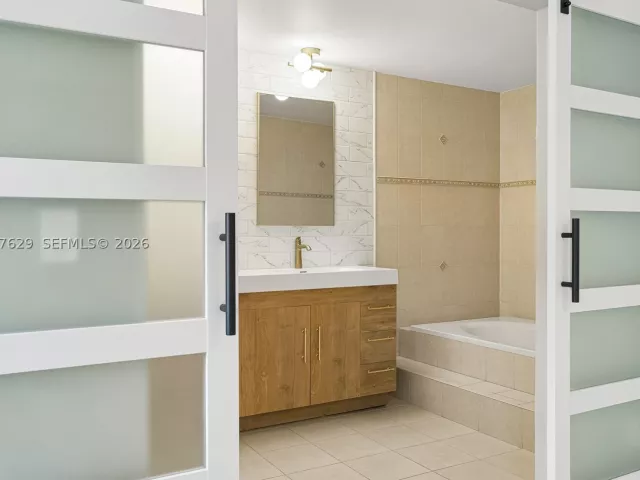 Продажа дома по адресу 14020 SW 38th St - фото 9281579