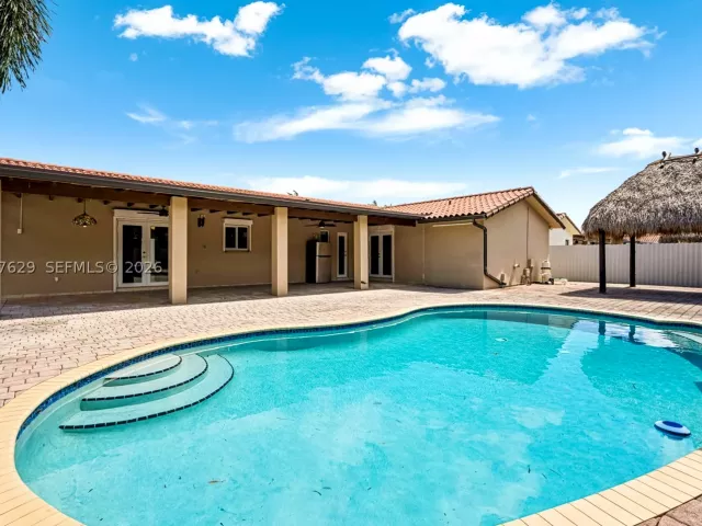 Продажа дома по адресу 14020 SW 38th St - фото 9281589