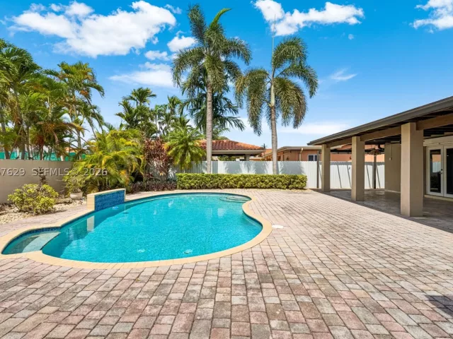 Продажа дома по адресу 14020 SW 38th St - фото 9281591