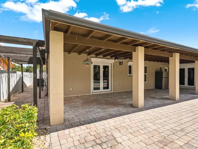 Продажа дома по адресу 14020 SW 38th St - фото 9281593