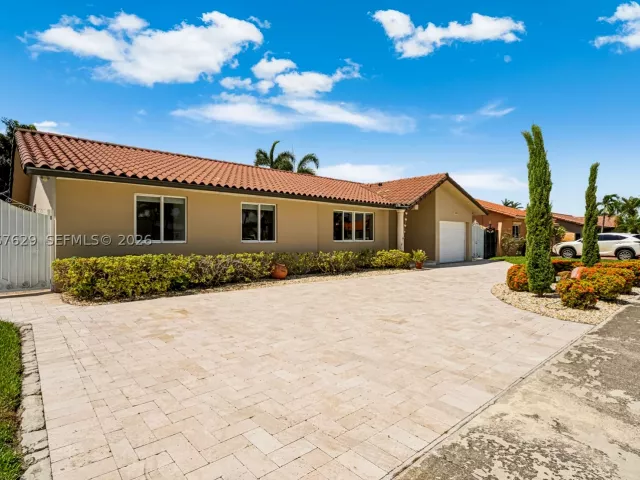 Продажа дома по адресу 14020 SW 38th St - фото 9281549
