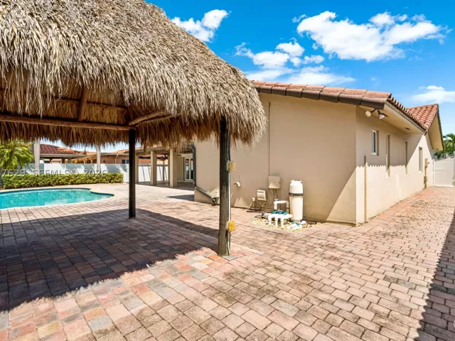 Продажа дома по адресу 14020 SW 38th St - фото 9281596