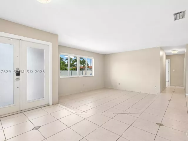 Продажа дома по адресу 14020 SW 38th St - фото 9281551