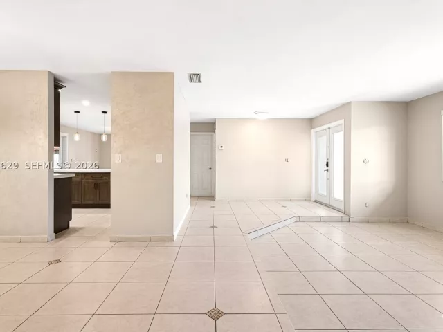 Продажа дома по адресу 14020 SW 38th St - фото 9281552