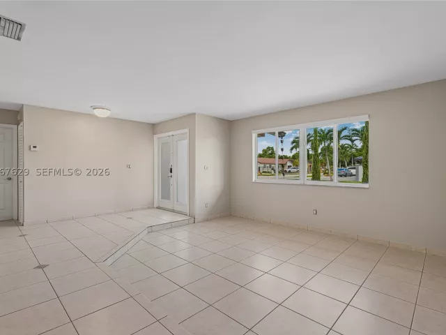 Продажа дома по адресу 14020 SW 38th St - фото 9281553