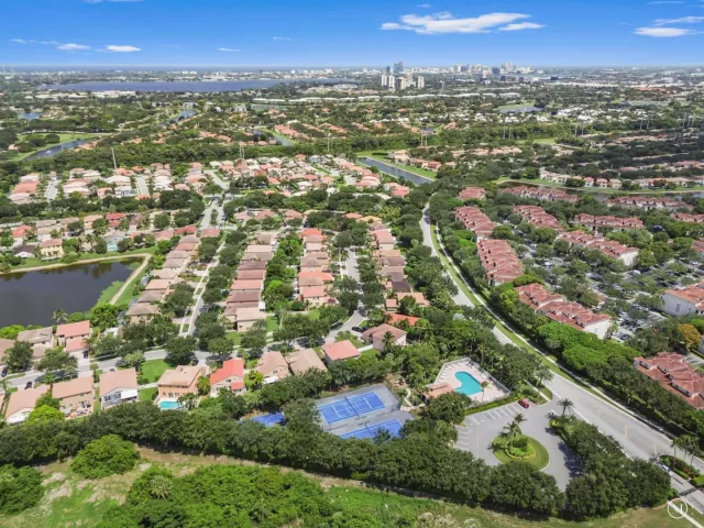 Продажа дома по адресу 4442 ONEGA Circle - фото 9070133