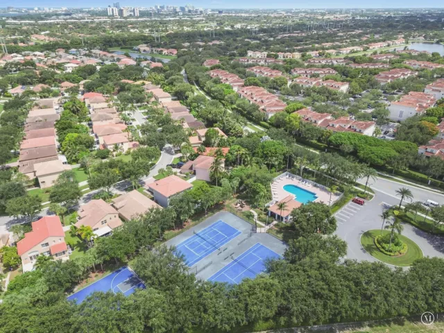 Продажа дома по адресу 4442 ONEGA Circle - фото 9070138