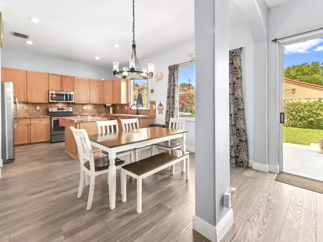 Продажа дома по адресу 4442 ONEGA Circle - фото 9070075