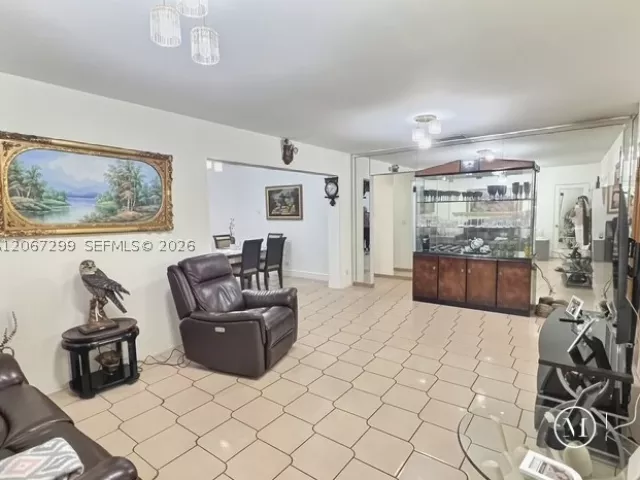 Продажа дома по адресу 1885 SW 21st Ter - фото 9263990