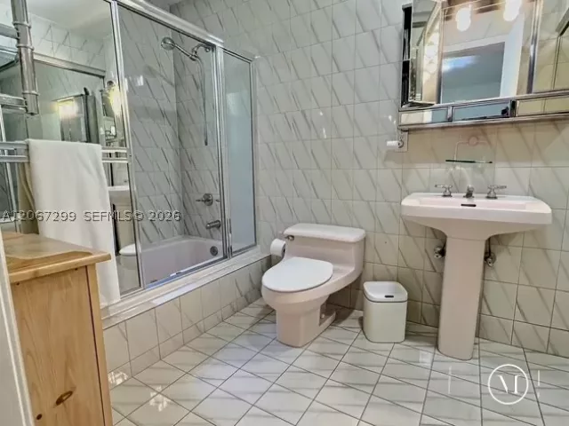 Продажа дома по адресу 1885 SW 21st Ter - фото 9264001