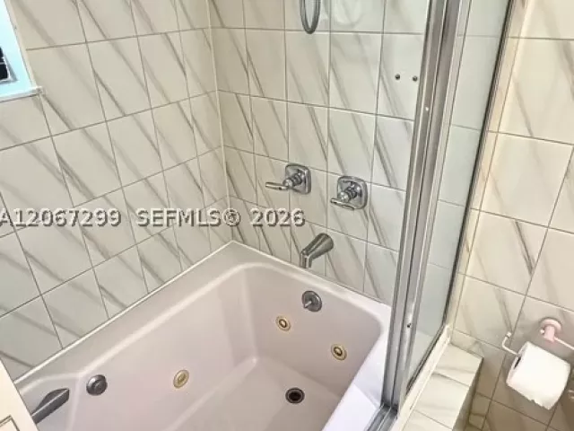Продажа дома по адресу 1885 SW 21st Ter - фото 9264002