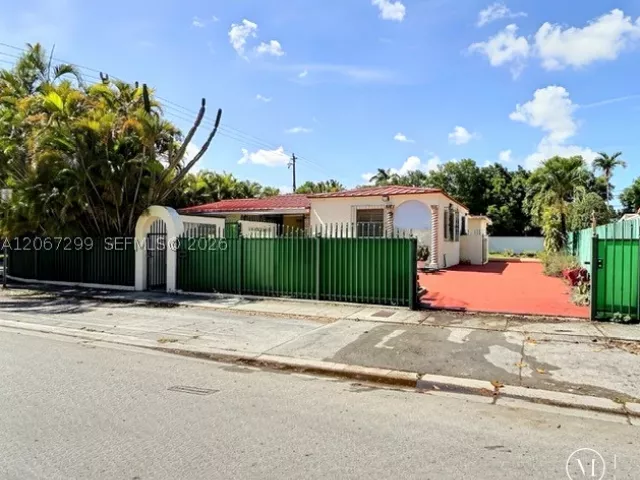 Продажа дома по адресу 1885 SW 21st Ter - фото 9263984