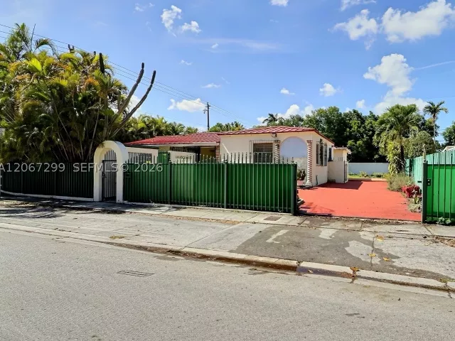 Продажа дома по адресу 1885 SW 21st Ter - фото 9263985