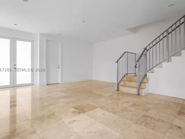Продажа дома по адресу 2784 SW 34th Ave - фото 9119753
