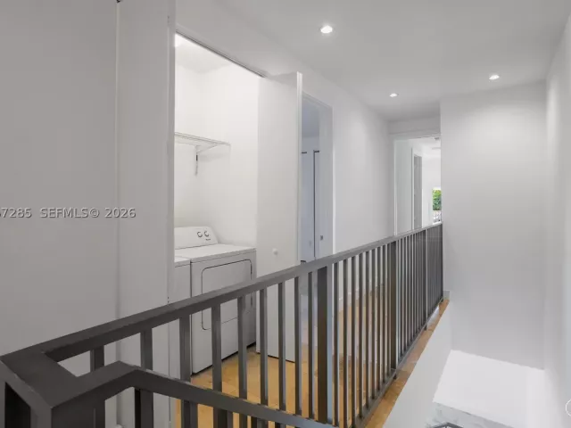 Продажа дома по адресу 2784 SW 34th Ave - фото 9119764