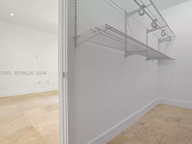 Продажа дома по адресу 2784 SW 34th Ave - фото 9119780
