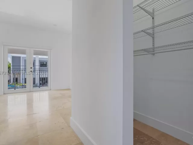 Продажа дома по адресу 2784 SW 34th Ave - фото 9119782