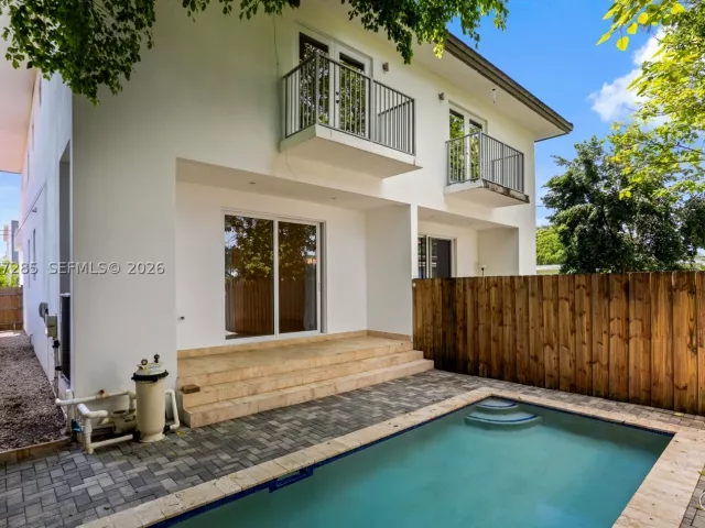 Продажа дома по адресу 2784 SW 34th Ave - фото 9119803