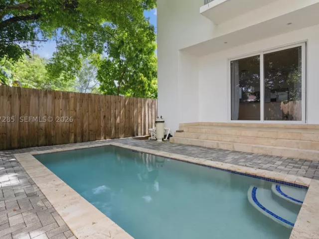 Продажа дома по адресу 2784 SW 34th Ave - фото 9119807