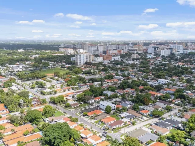 Продажа дома по адресу 2784 SW 34th Ave - фото 9119808