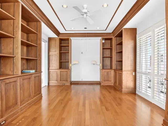Продажа дома по адресу 5011 S FLAGLER Drive - фото 9103496