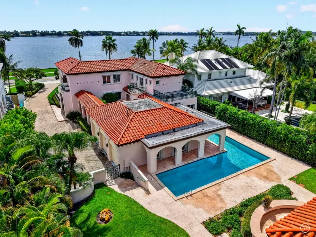 Продажа дома по адресу 5011 S FLAGLER Drive - фото 9103462