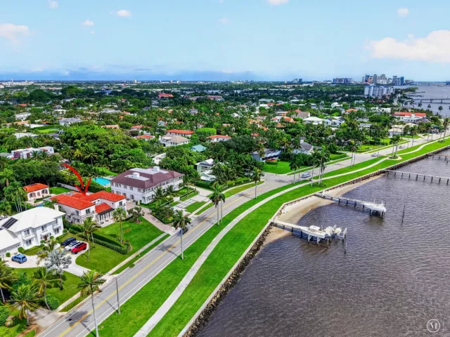 Продажа дома по адресу 5011 S FLAGLER Drive - фото 9103471