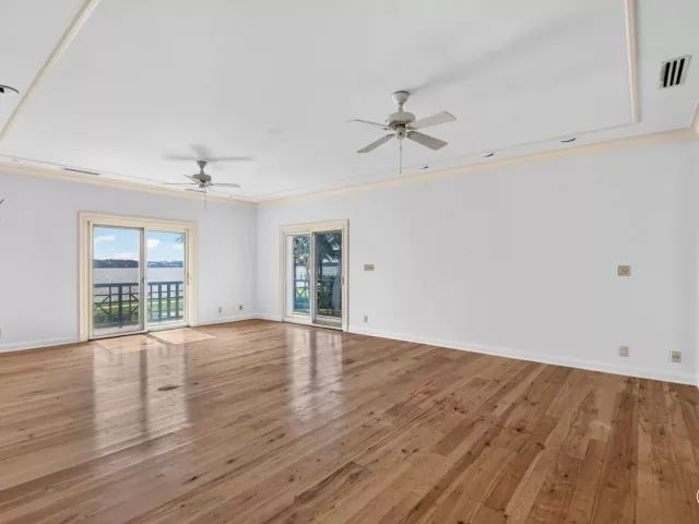 Продажа дома по адресу 5011 S FLAGLER Drive - фото 9103592