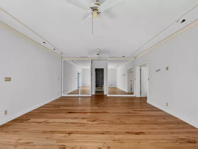 Продажа дома по адресу 5011 S FLAGLER Drive - фото 9103596