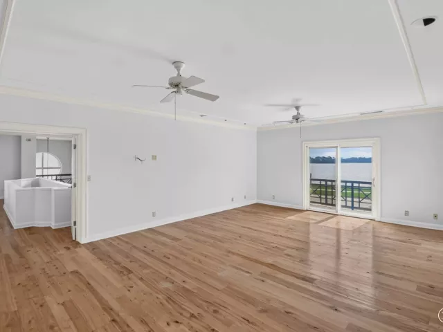 Продажа дома по адресу 5011 S FLAGLER Drive - фото 9103598