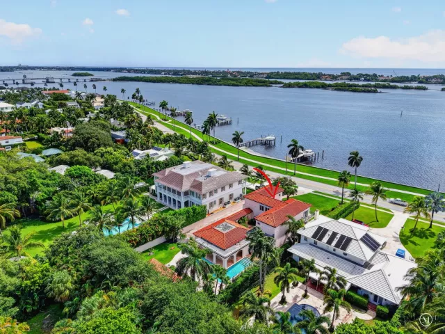 Продажа дома по адресу 5011 S FLAGLER Drive - фото 9103604